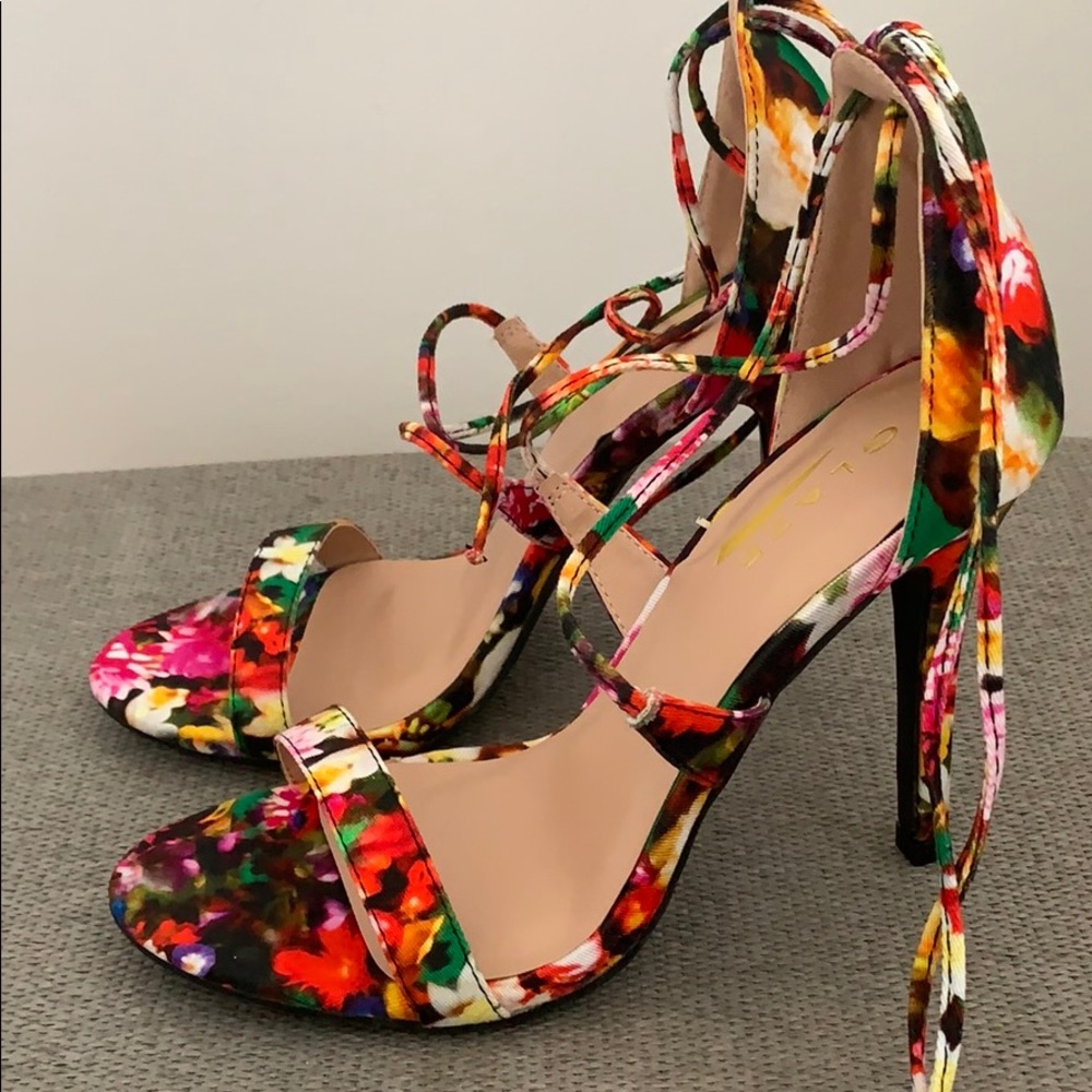 Glaze High Heel Sandals Size 7M